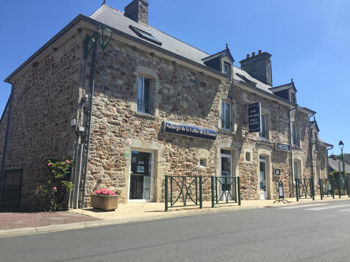 Auberge Vallee De La Douve L'Etang-Bertrand Kültér fotó