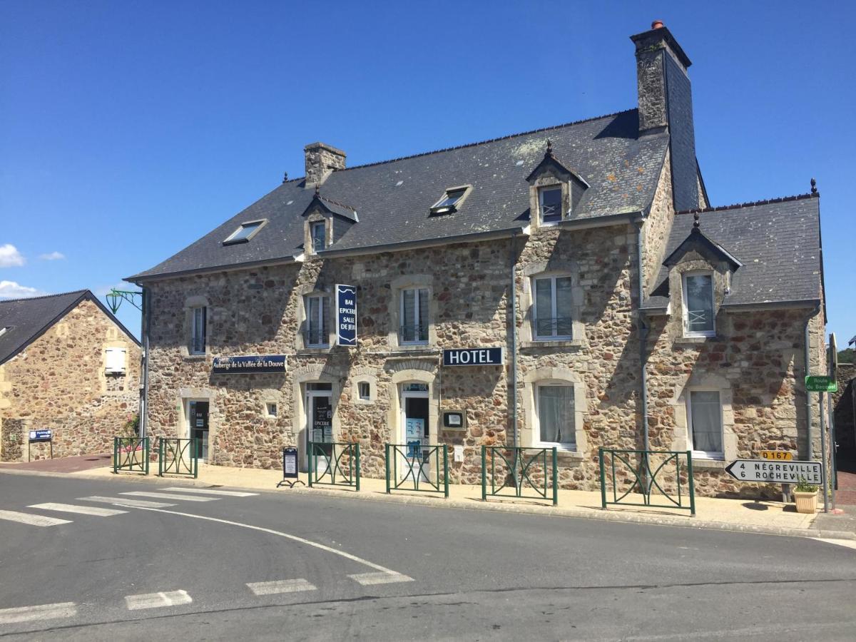 Auberge Vallee De La Douve L'Etang-Bertrand Kültér fotó