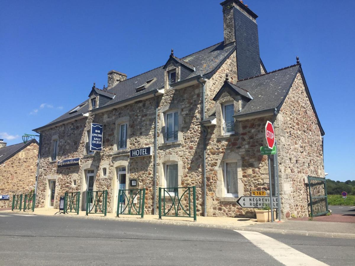 Auberge Vallee De La Douve L'Etang-Bertrand Kültér fotó