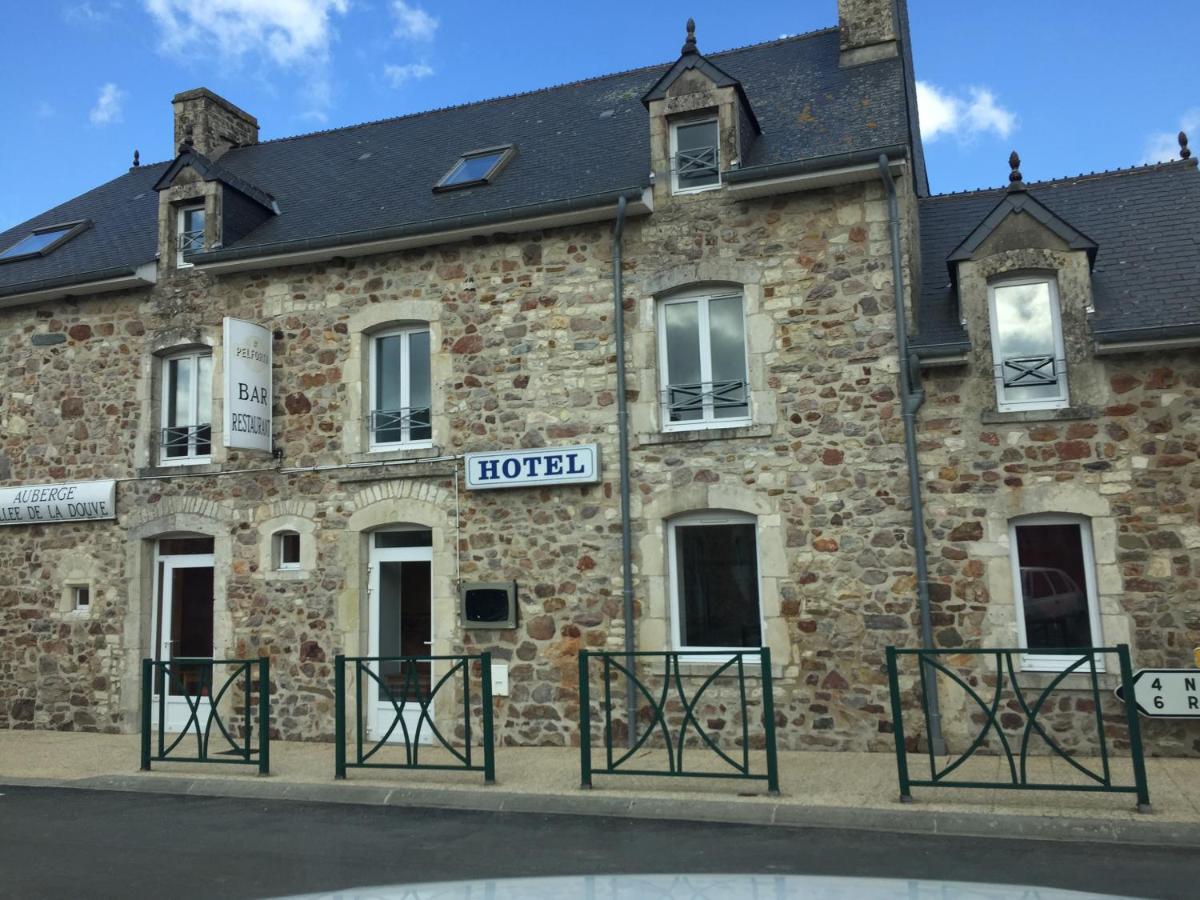 Auberge Vallee De La Douve L'Etang-Bertrand Kültér fotó