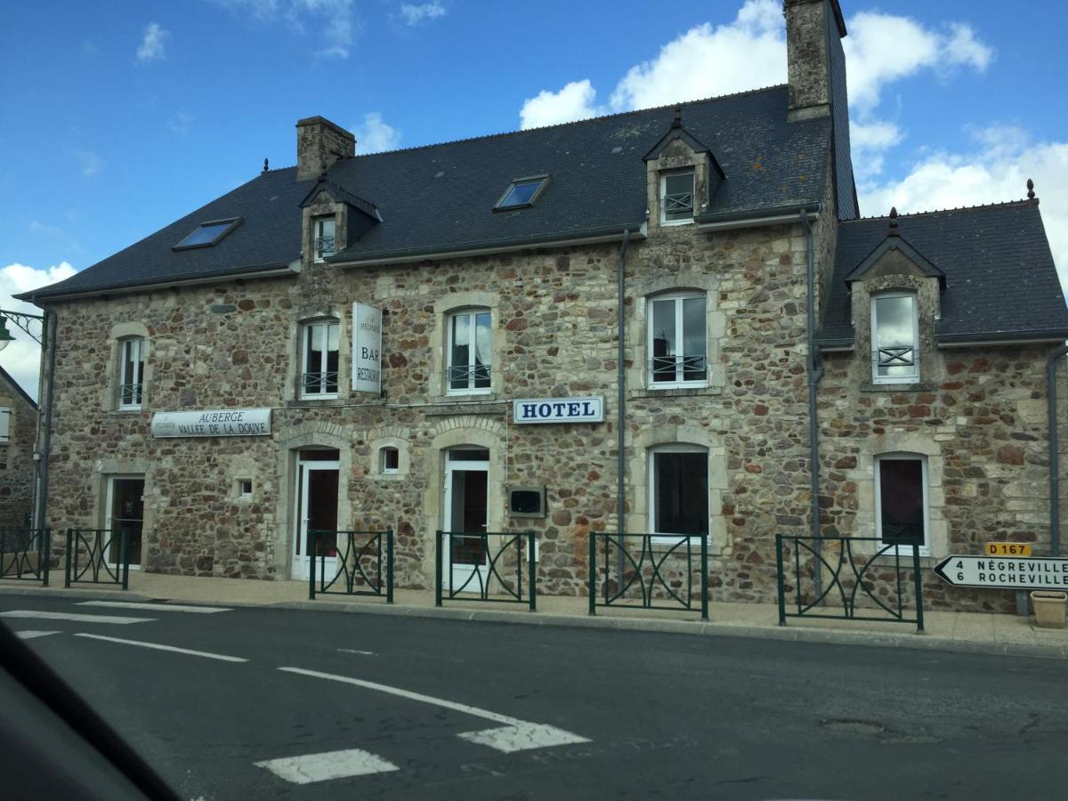 Auberge Vallee De La Douve L'Etang-Bertrand Kültér fotó